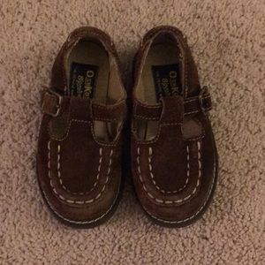 Oshkosh suede baby doll shoes